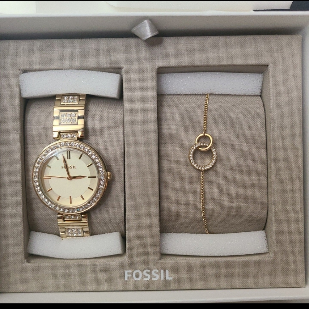 Women watch Fossyl and bracelet set